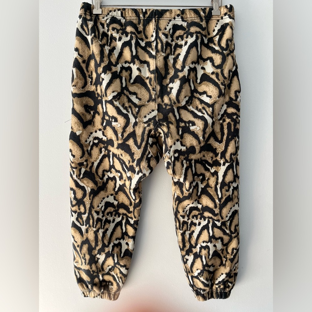 Raey Leopard Print Cropped Sweatpants - Picture 2 of 14